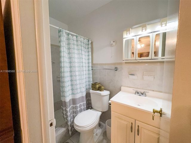 3420 SW 104th Ave ., Miami, FL 33165