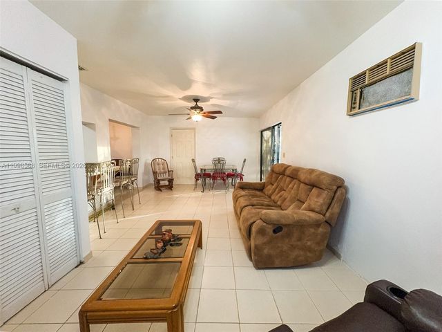 3420 SW 104th Ave ., Miami, FL 33165