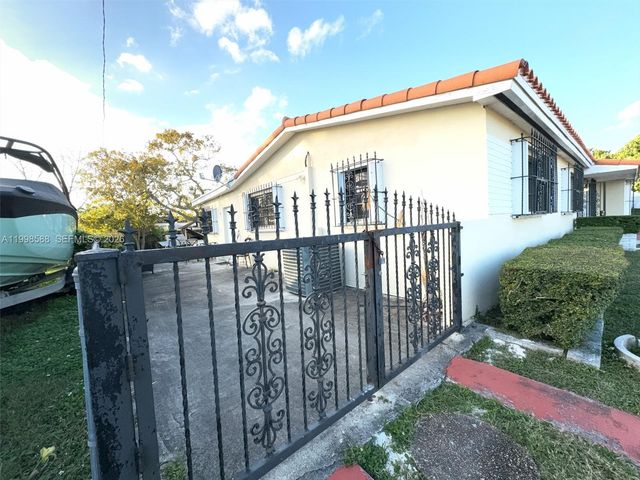 3420 SW 104th Ave ., Miami, FL 33165