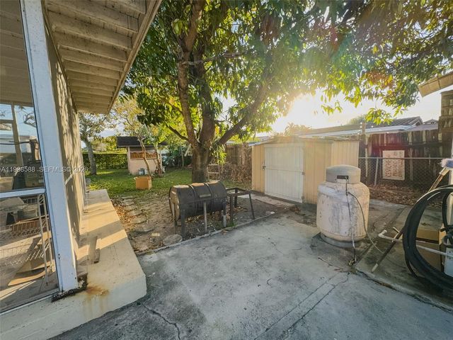 3420 SW 104th Ave ., Miami, FL 33165