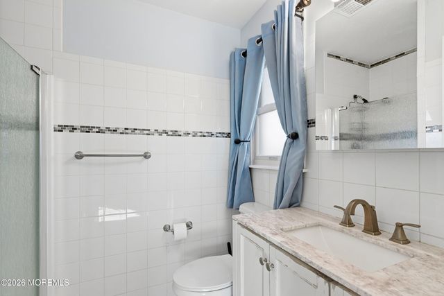 40 Seabreeze Way, Keansburg, NJ 07734