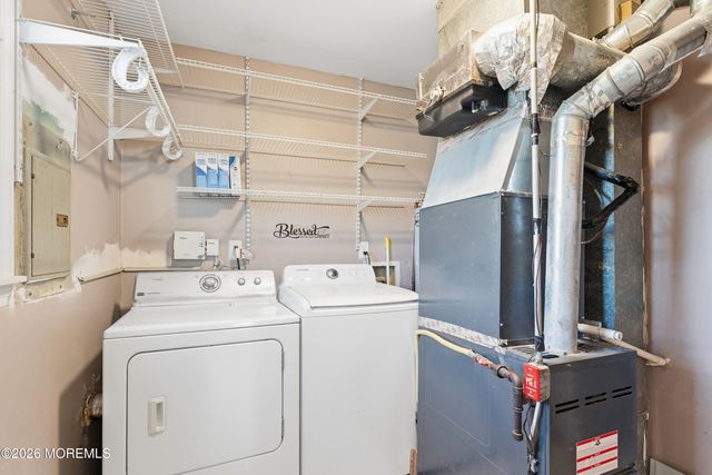 40 Seabreeze Way, Keansburg, NJ 07734