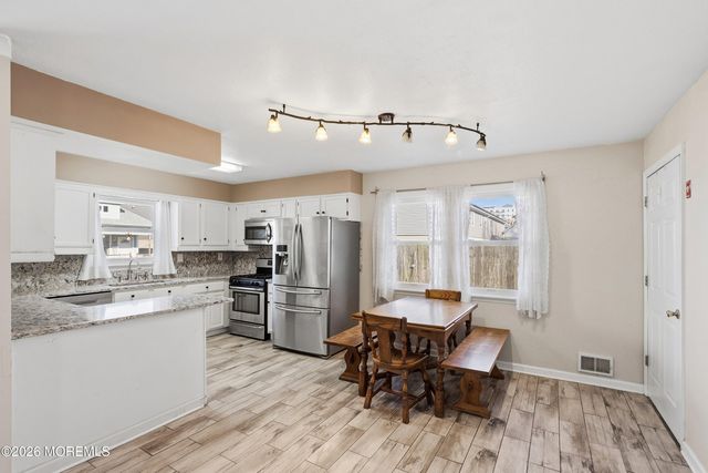 40 Seabreeze Way, Keansburg, NJ 07734