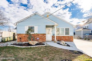 40 Seabreeze Way, Keansburg, NJ 07734