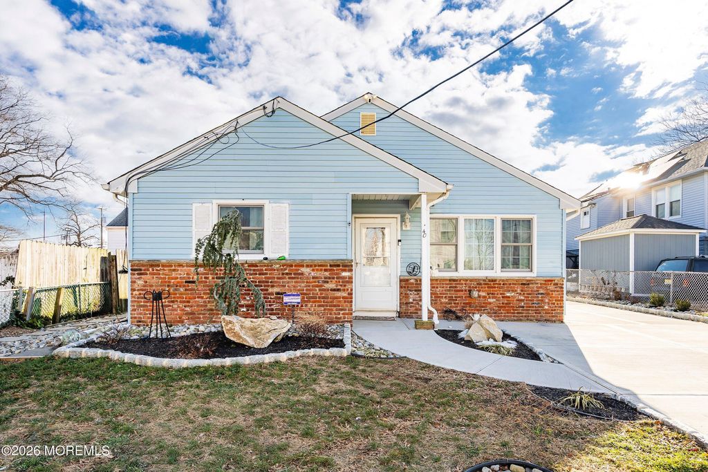 40 Seabreeze Way, Keansburg, NJ 07734