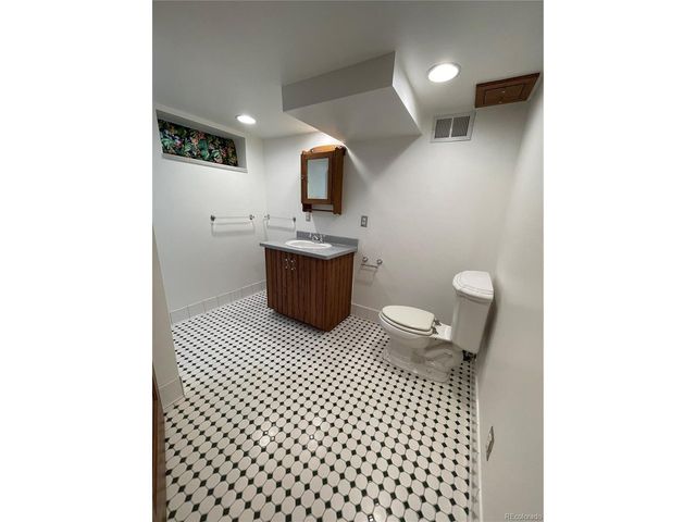 1233 Cook St, Denver, CO 80206