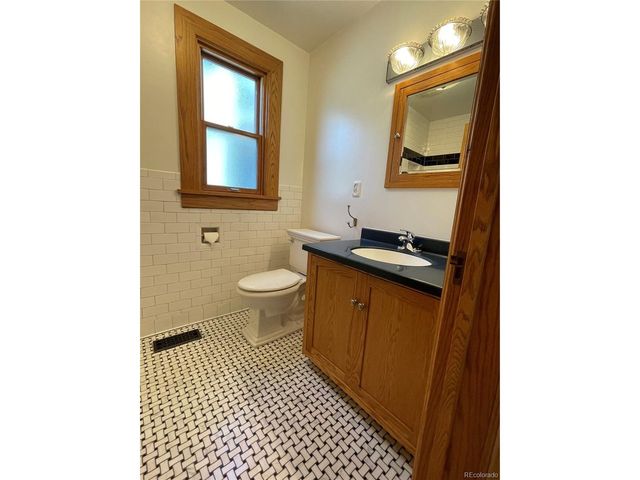 1233 Cook St, Denver, CO 80206