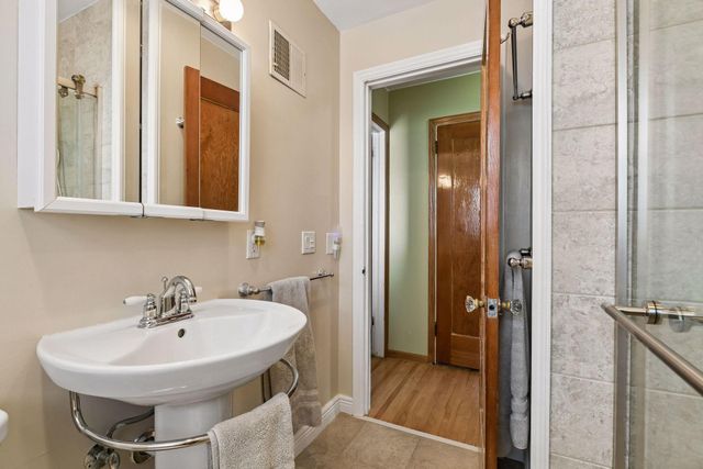2908 Hampshire Avenue S, Saint Louis Park, MN 55426