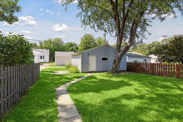 2908 Hampshire Avenue S, Saint Louis Park, MN 55426
