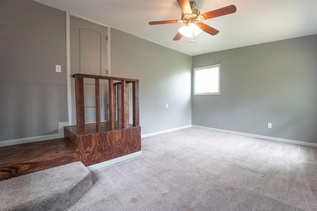 121 W Stonecastle DR, Granite Shoals, TX 78654