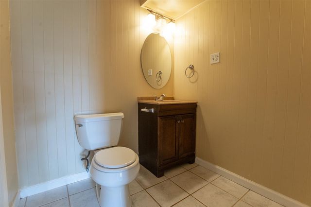 121 W Stonecastle DR, Granite Shoals, TX 78654
