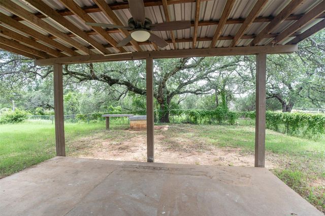 121 W Stonecastle DR, Granite Shoals, TX 78654