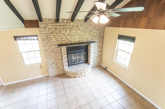 121 W Stonecastle DR, Granite Shoals, TX 78654