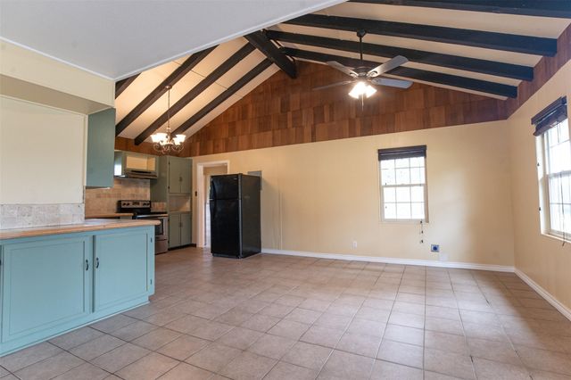 121 W Stonecastle DR, Granite Shoals, TX 78654