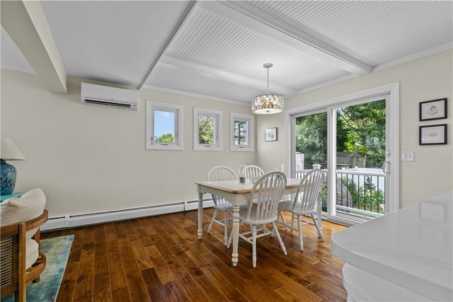 59 Berkley Avenue, Portsmouth, RI 02871