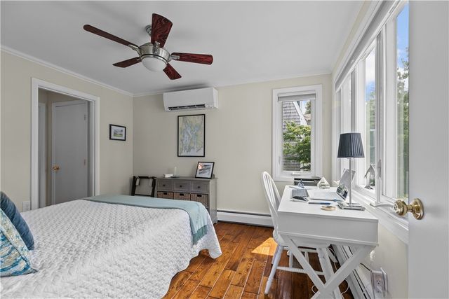 59 Berkley Avenue, Portsmouth, RI 02871