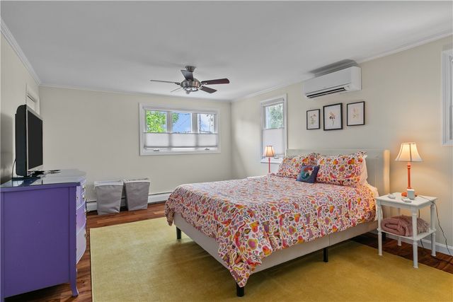 59 Berkley Avenue, Portsmouth, RI 02871