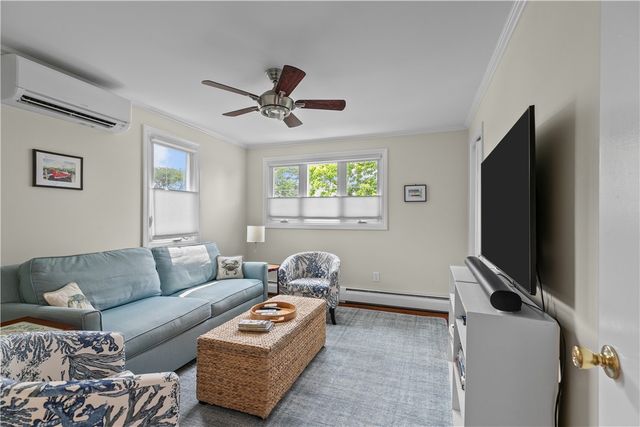 59 Berkley Avenue, Portsmouth, RI 02871