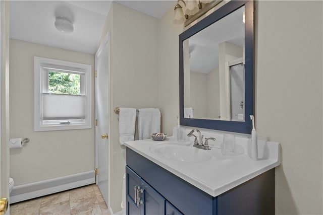 59 Berkley Avenue, Portsmouth, RI 02871
