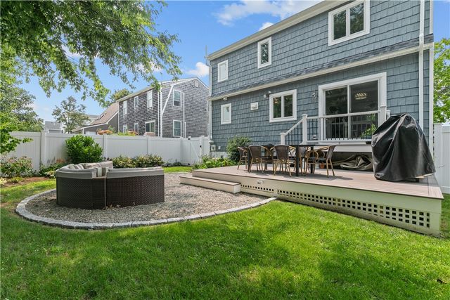 59 Berkley Avenue, Portsmouth, RI 02871