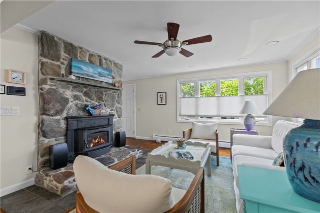 59 Berkley Avenue, Portsmouth, RI 02871