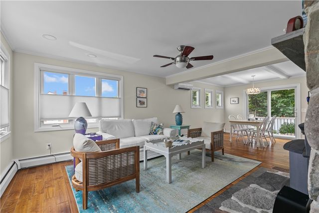 59 Berkley Avenue, Portsmouth, RI 02871