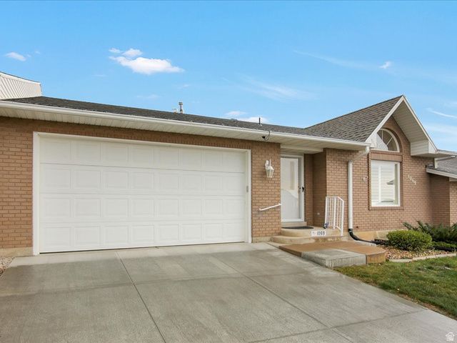 1069 E 5600 S, South Ogden, UT 84405
