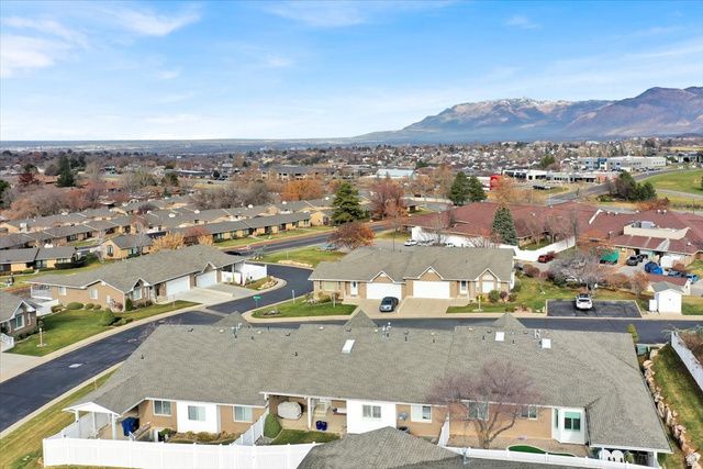 1069 E 5600 S, South Ogden, UT 84405