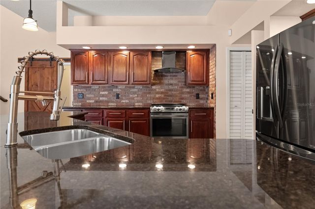 9912 CHRIS CRAFT COURT, Tampa, FL 33615