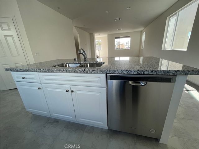 913 E 2nd Street, Santa Ana, CA 92701