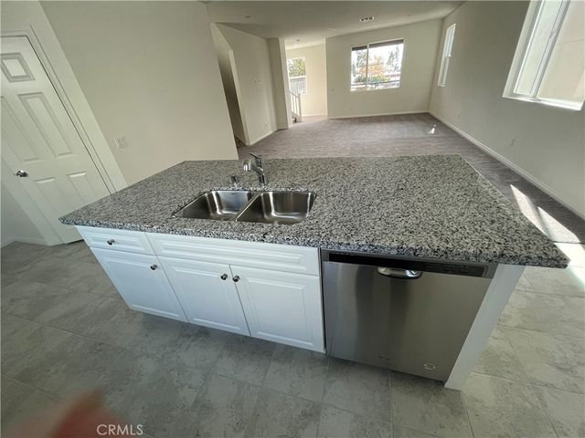 913 E 2nd Street, Santa Ana, CA 92701