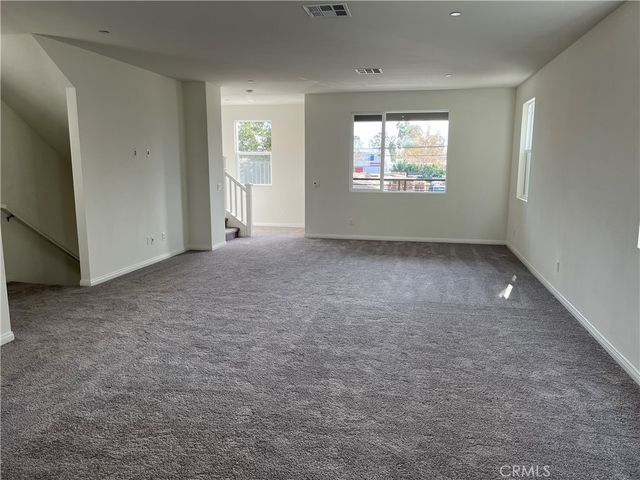 913 E 2nd Street, Santa Ana, CA 92701