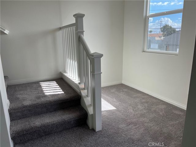 913 E 2nd Street, Santa Ana, CA 92701