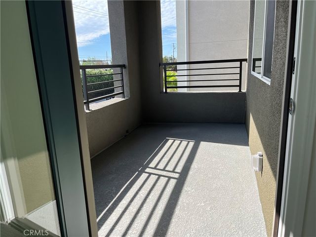 913 E 2nd Street, Santa Ana, CA 92701