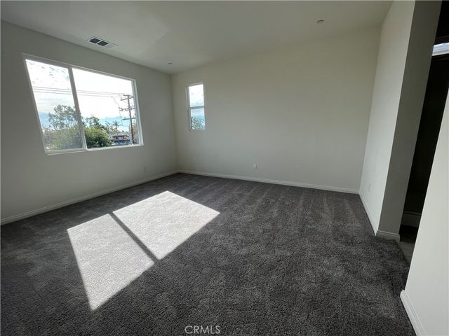 913 E 2nd Street, Santa Ana, CA 92701
