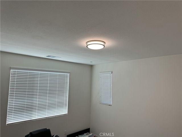 913 E 2nd Street, Santa Ana, CA 92701