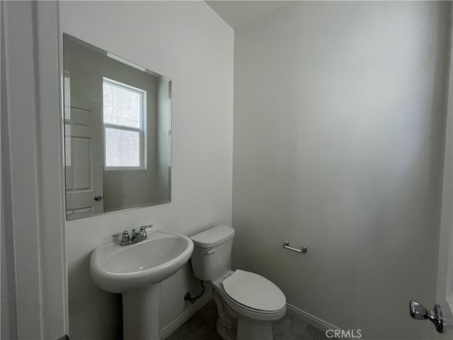 913 E 2nd Street, Santa Ana, CA 92701