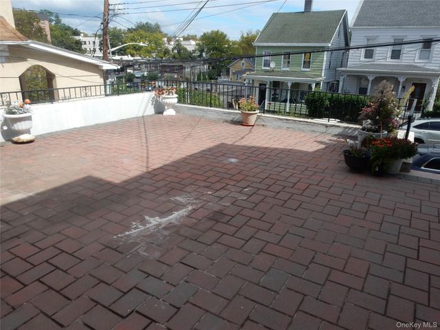 222 N 6th Avenue, Mount Vernon, NY 10550