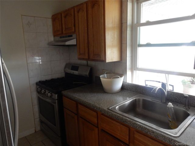 222 N 6th Avenue, Mount Vernon, NY 10550