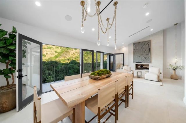 3636 Camino De La Cumbre, Sherman Oaks, CA 91423