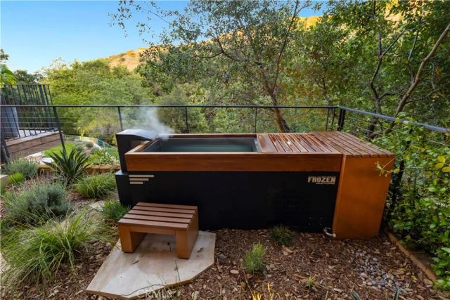 3636 Camino De La Cumbre, Sherman Oaks, CA 91423