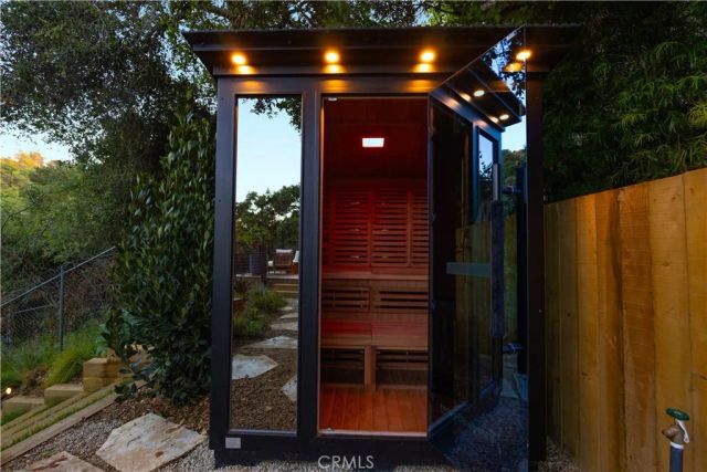 3636 Camino De La Cumbre, Sherman Oaks, CA 91423