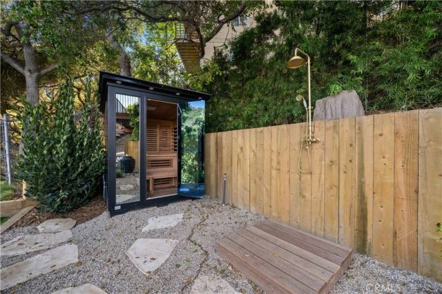 3636 Camino De La Cumbre, Sherman Oaks, CA 91423