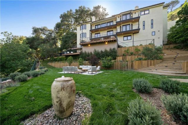 3636 Camino De La Cumbre, Sherman Oaks, CA 91423