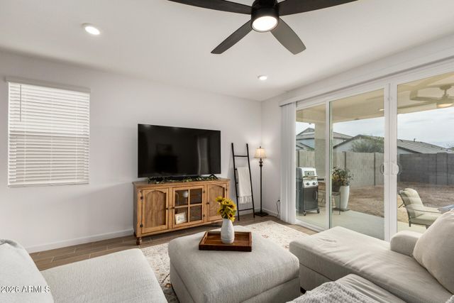 17741 W MISSION Lane, Waddell, AZ 85355