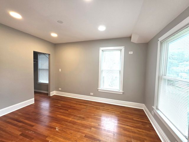 1029 S Elmwood Avenue, Oak Park, IL 60304