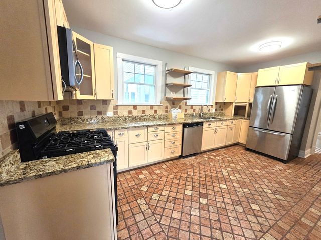 1029 S Elmwood Avenue, Oak Park, IL 60304