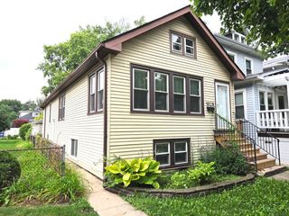 1029 S Elmwood Avenue, Oak Park, IL 60304