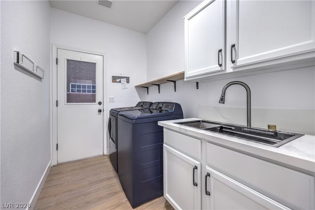 8336 Sedona Sunrise Drive, Las Vegas, NV 89128