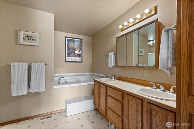591 W Shelton Valley Road, Shelton, WA 98584